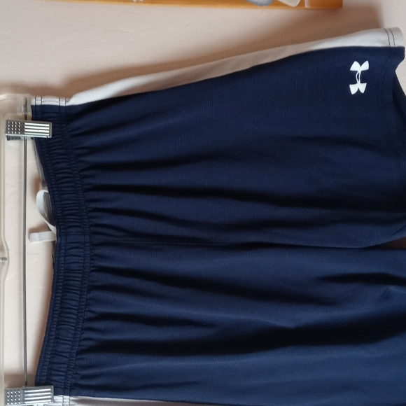Under Armour Athletic Shorts - Picture 2 of 6